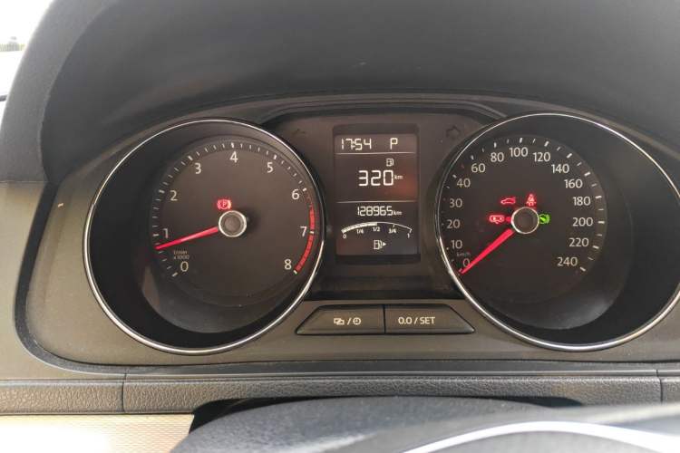 Used Volkswagen Gran Lavida 2017 1.6L Automatic Comfort Edition Instrument Cluster