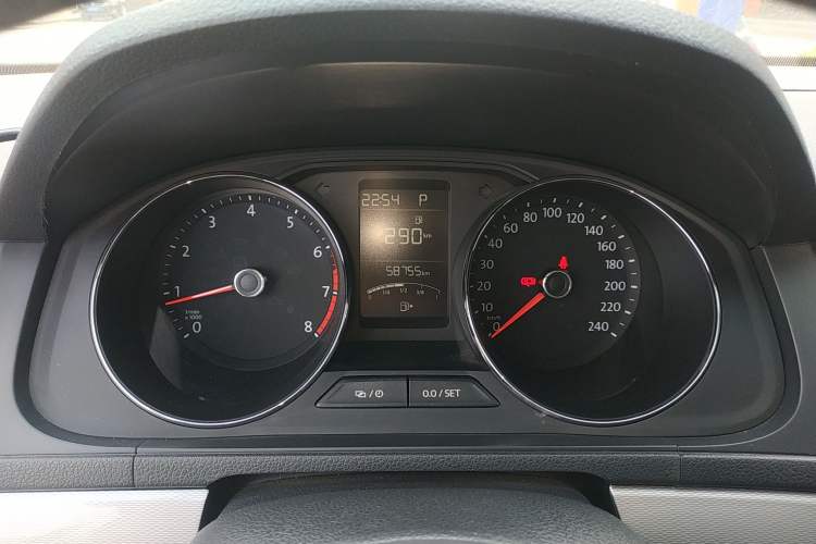 Used Volkswagen Gran Lavida 2017 180TSI DSG Comfort Edition Instrument Cluster