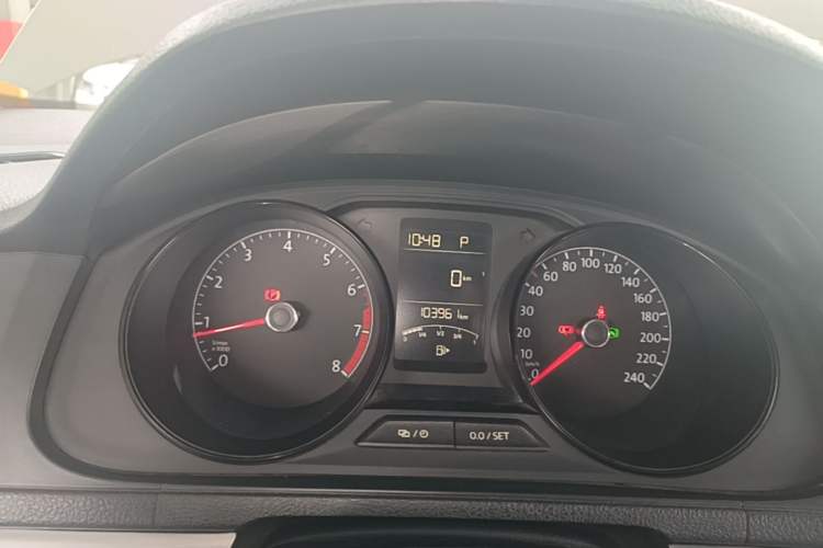 Used Volkswagen Gran Lavida 2017 1.6L Automatic Fashion Edition Instrument Cluster