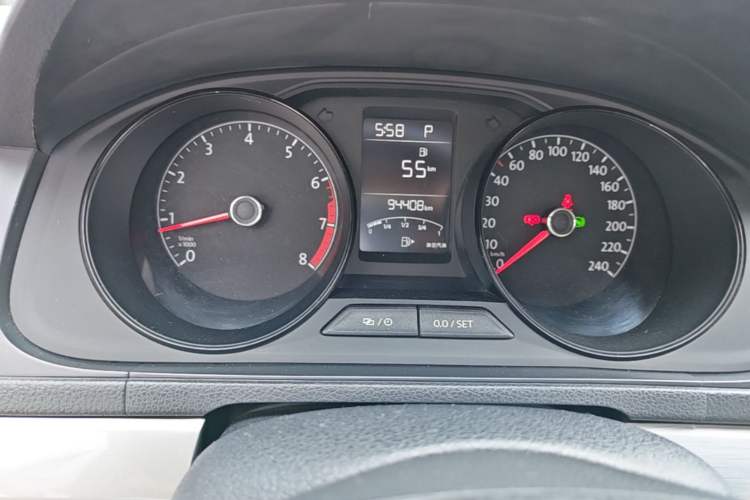 Used Volkswagen Gran Lavida 2017 1.6L Automatic Fashion Edition Instrument Cluster