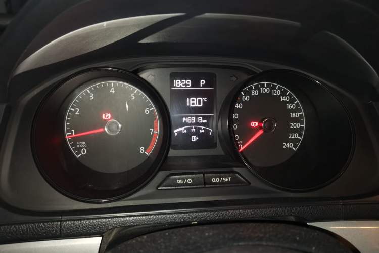 Used Volkswagen Gran Lavida 2017 1.6L Automatic Fashion Edition Instrument Cluster