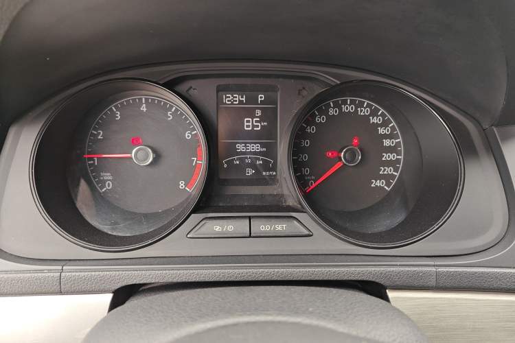 Used Volkswagen Gran Lavida 2017 1.6L Automatic Fashion Edition Instrument Cluster