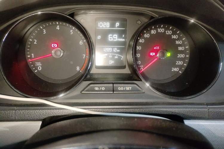 Used Volkswagen Gran Lavida 2017 180TSI DSG Comfort Edition Instrument Cluster