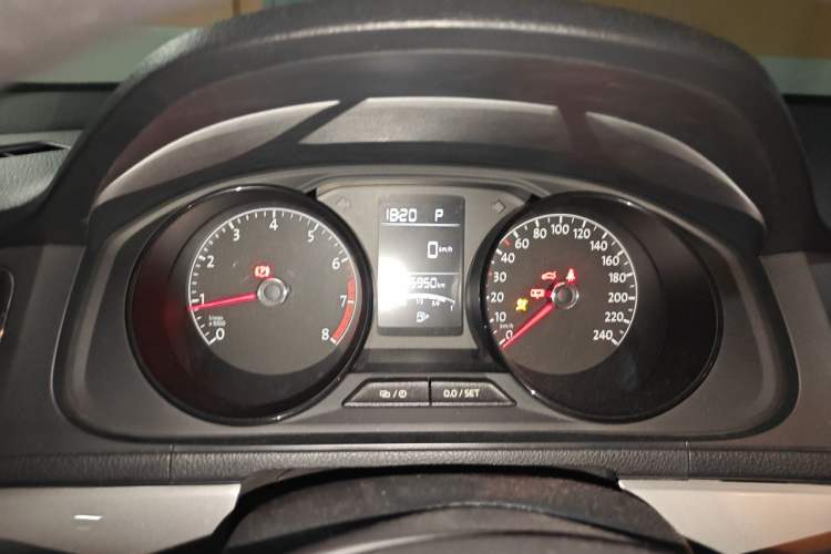 Used Volkswagen Gran Lavida 2017 1.6L Automatic Fashion Edition Instrument Cluster