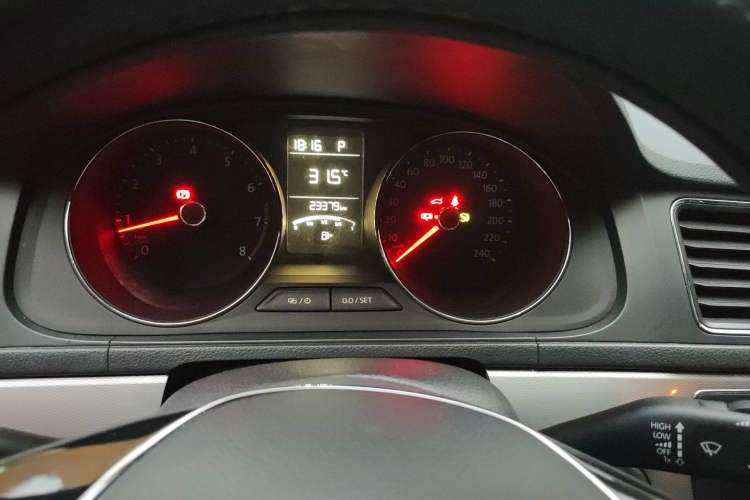 Used Volkswagen Gran Lavida 2017 180TSI DSG Comfort Edition Instrument Cluster