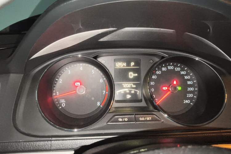 Used Volkswagen Gran Lavida 2017 180TSI DSG Comfort Edition Instrument Cluster