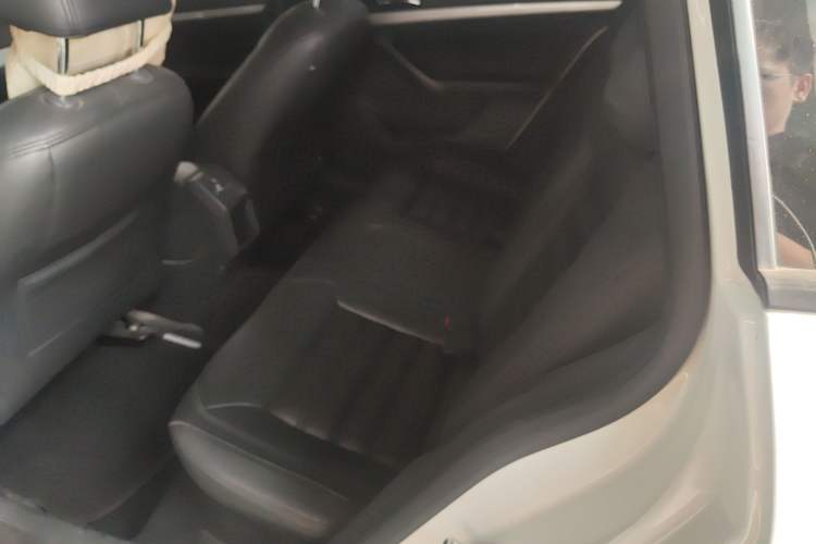 Used Volkswagen Gran Lavida 2017 1.6L Automatic Fashion Edition Interior 1