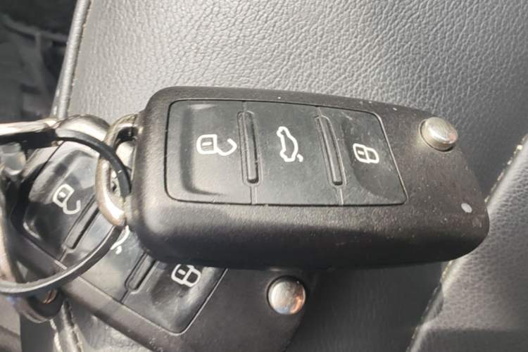 Used Volkswagen Gran Lavida 2017 1.6L Automatic Comfort Edition Interior 1