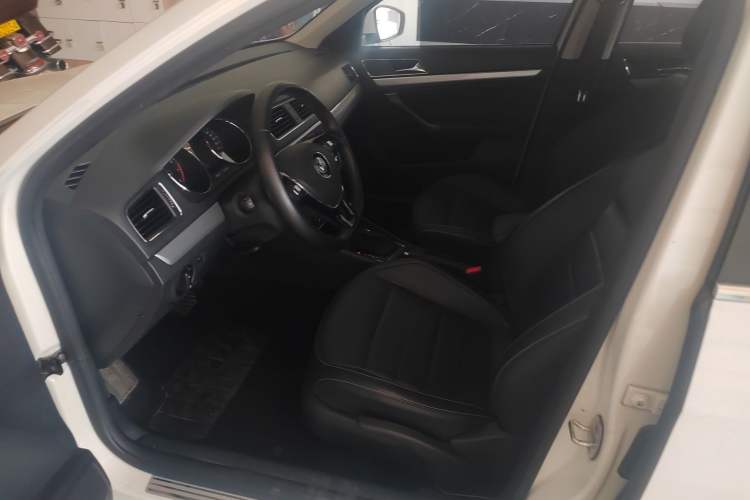 Used Volkswagen Gran Lavida 2017 180TSI DSG Comfort Edition Interior 2