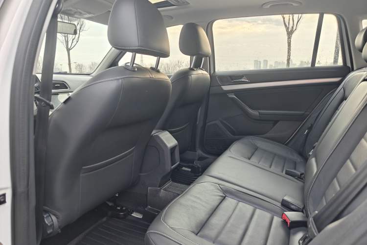 Used Volkswagen Gran Lavida 2017 180TSI DSG Comfort Edition Interior 2