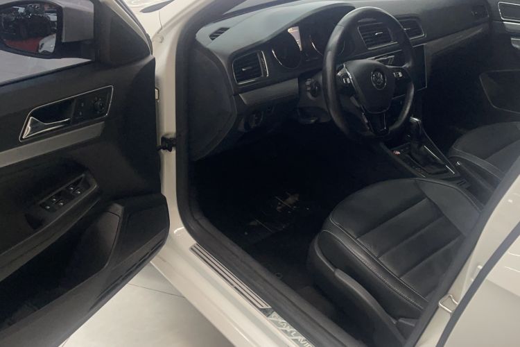 Used Volkswagen Gran Lavida 2017 180TSI DSG Comfort Edition Interior 2