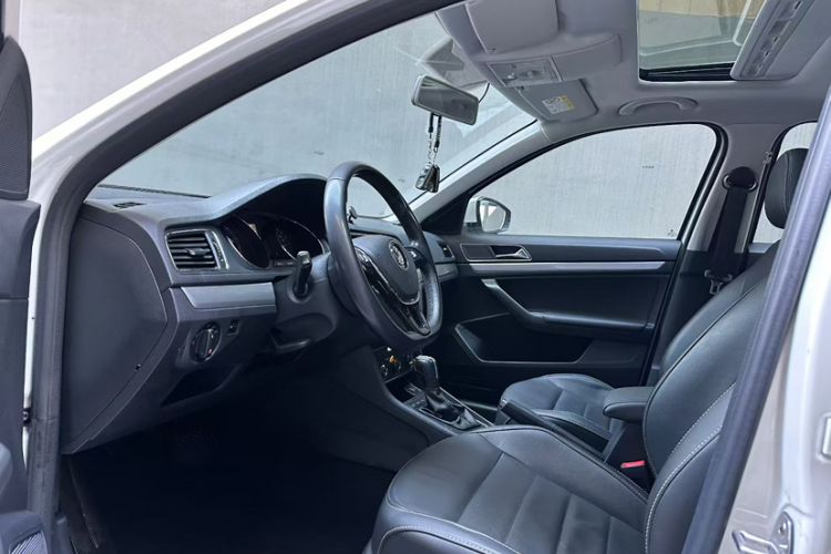 Used Volkswagen Gran Lavida 2017 180TSI DSG Comfort Edition Interior 2