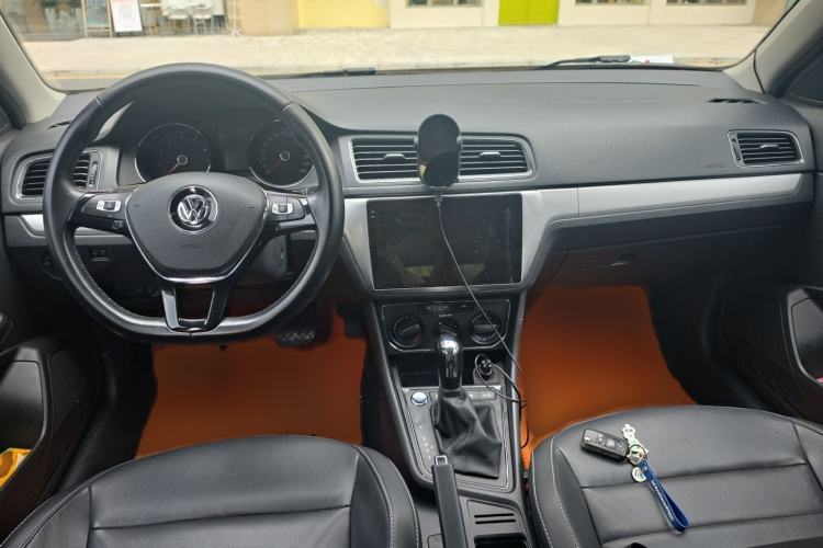 Used Volkswagen Gran Lavida 2017 1.6L Automatic Comfort Edition Interior 2