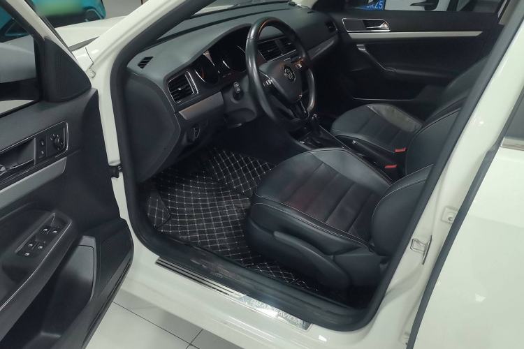 Used Volkswagen Gran Lavida 2017 180TSI DSG Comfort Edition Interior 3