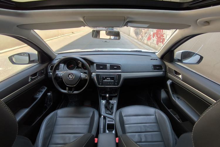 Used Volkswagen Gran Lavida 2017 1.6L Automatic Comfort Edition Interior 4