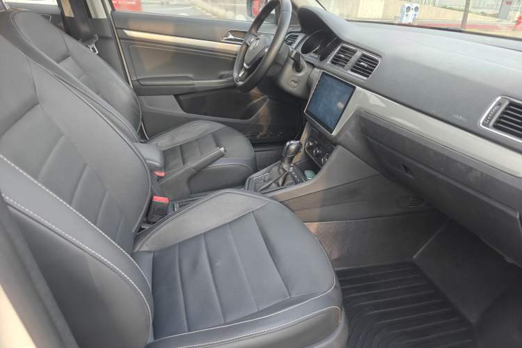 Used Volkswagen Gran Lavida 2017 180TSI DSG Comfort Edition Interior 4