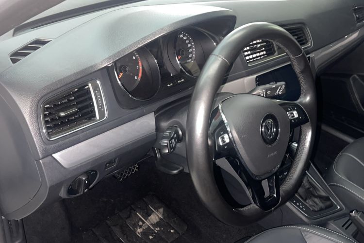 Used Volkswagen Gran Lavida 2017 180TSI DSG Comfort Edition Interior 6