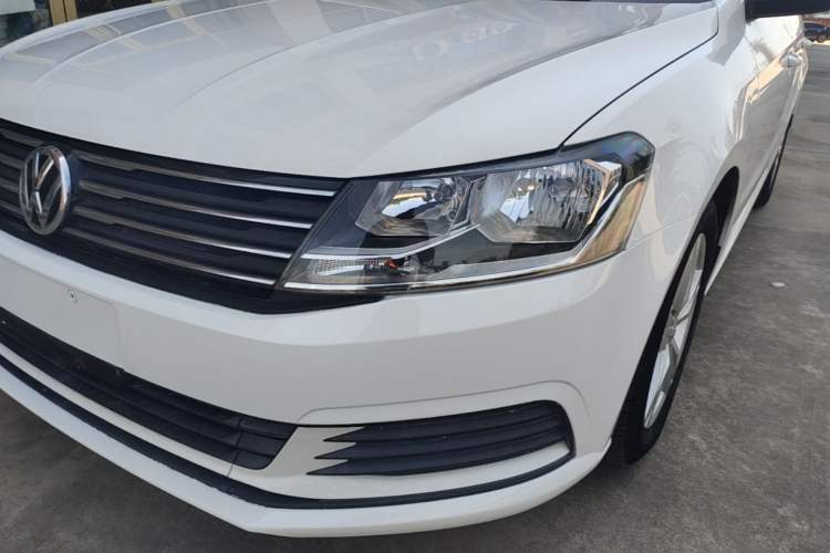 Used Volkswagen Gran Lavida 2017 1.6L Automatic Fashion Edition Left Front Headlight