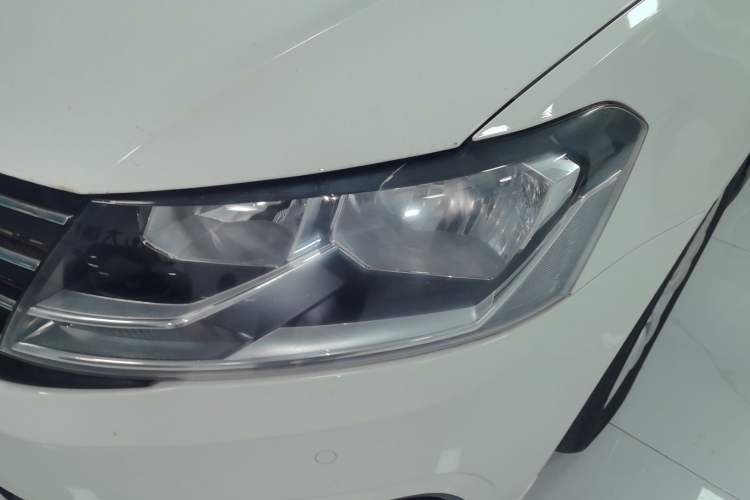 Used Volkswagen Gran Lavida 2017 180TSI DSG Comfort Edition Left Front Headlight