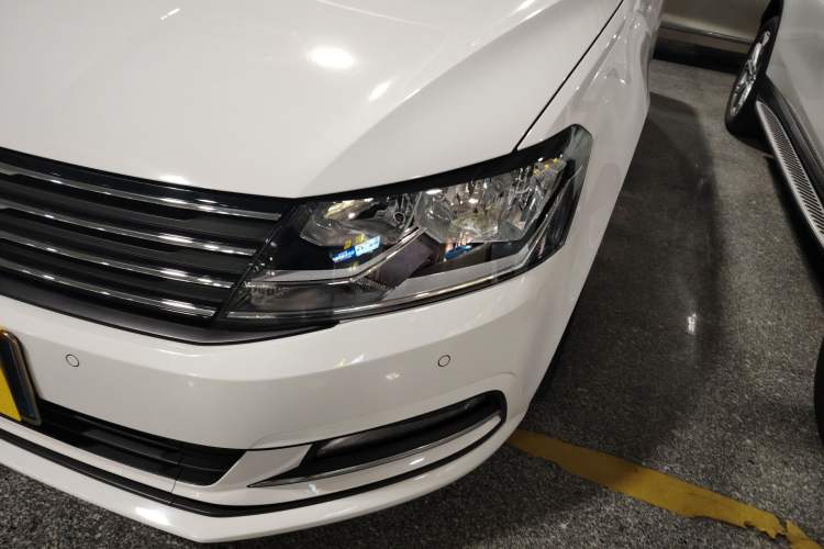 Used Volkswagen Gran Lavida 2017 1.6L Automatic Comfort Edition Left Front Headlight