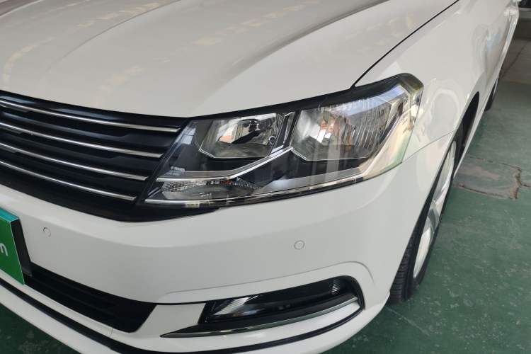 Used Volkswagen Gran Lavida 2017 180TSI DSG Comfort Edition Left Front Headlight