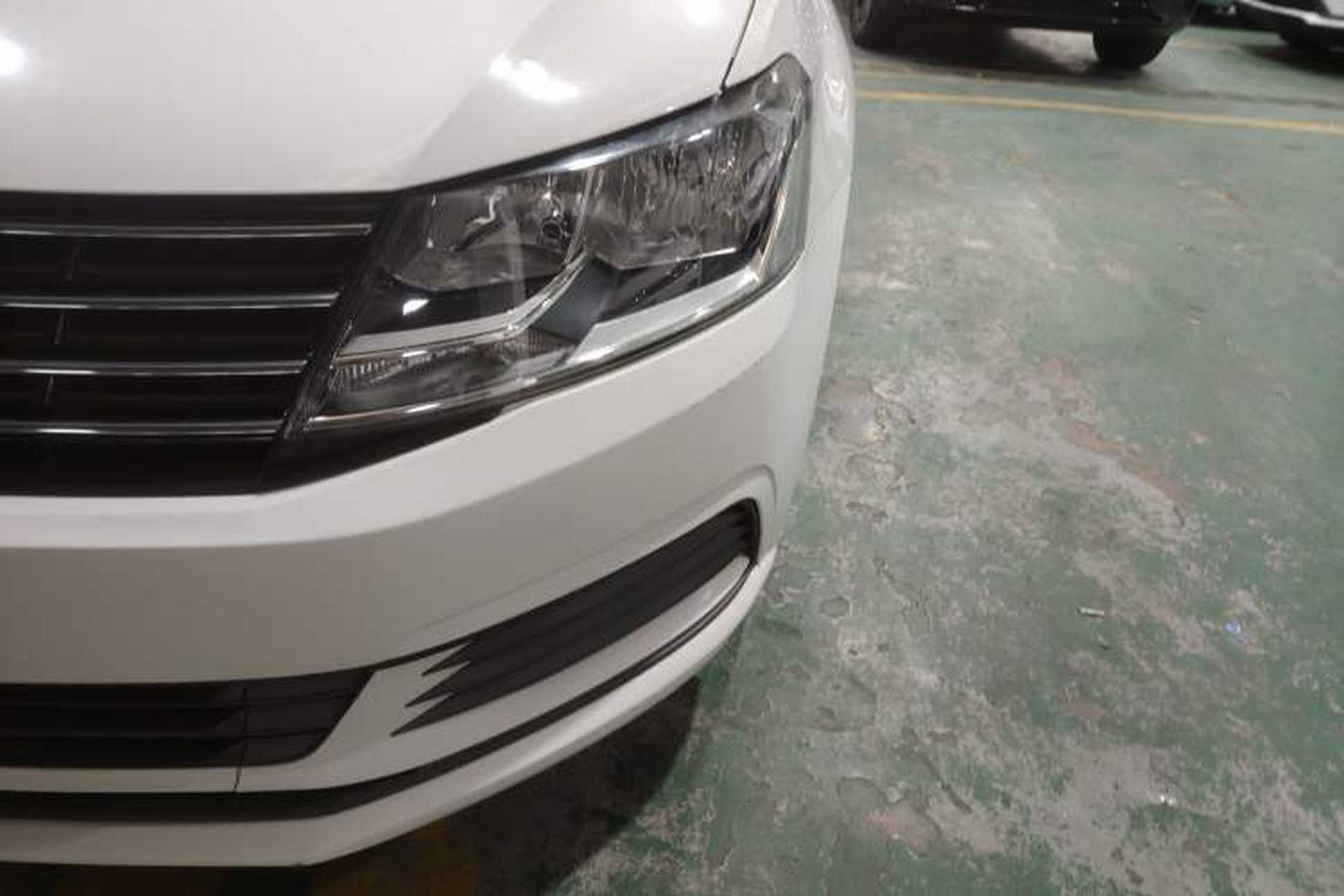 Used Volkswagen Gran Lavida 2017 1.6L Automatic Fashion Edition Left Front Headlight