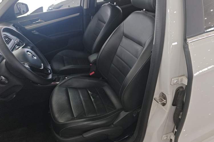 Used Volkswagen Gran Lavida 2017 180TSI DSG Comfort Edition Left Front Seat