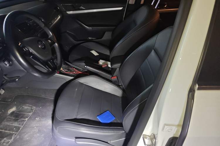 Used Volkswagen Gran Lavida 2017 1.6L Automatic Comfort Edition Left Front Seat