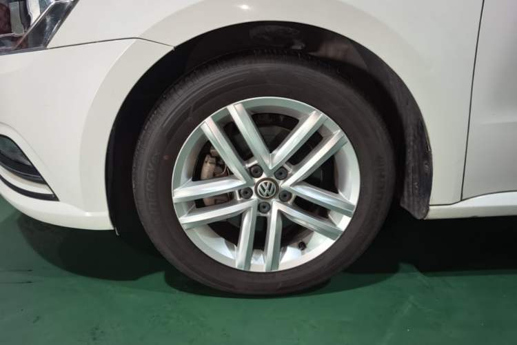 Used Volkswagen Gran Lavida 2017 230TSI DSG Comfort Edition Left Front Wheel Hub