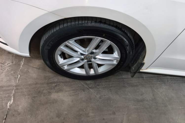 Used Volkswagen Gran Lavida 2017 230TSI DSG Comfort Edition Left Front Wheel Hub