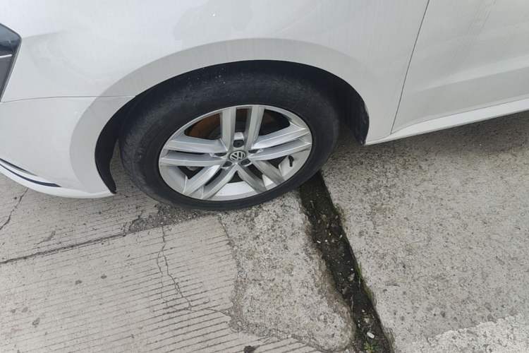 Used Volkswagen Gran Lavida 2017 180TSI DSG Comfort Edition Left Front Wheel Hub
