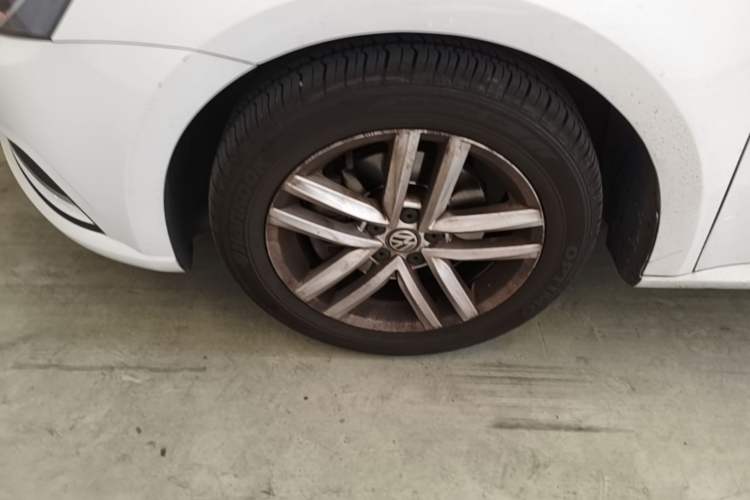 Used Volkswagen Gran Lavida 2017 230TSI DSG Comfort Edition Left Front Wheel Hub