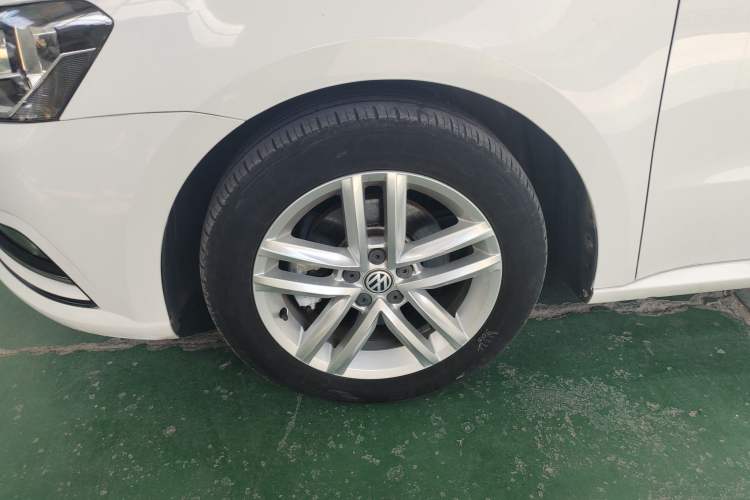 Used Volkswagen Gran Lavida 2017 180TSI DSG Comfort Edition Left Front Wheel Hub