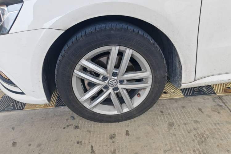 Used Volkswagen Gran Lavida 2017 230TSI DSG Comfort Edition Left Front Wheel Hub