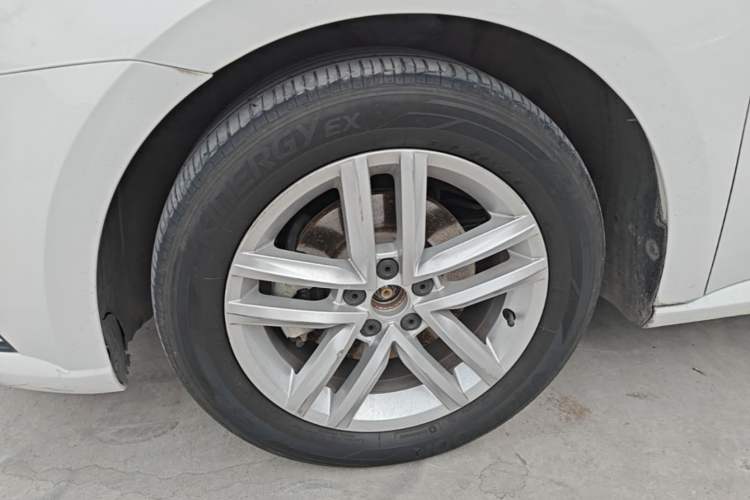 Used Volkswagen Gran Lavida 2017 180TSI DSG Comfort Edition Left Front Wheel Hub