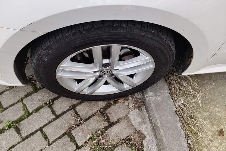 Used Volkswagen Gran Lavida 2017 230TSI DSG Comfort Edition Left Front Wheel Hub