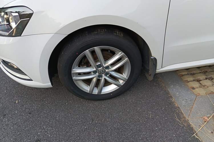 Used Volkswagen Gran Lavida 2017 180TSI DSG Comfort Edition Left Front Wheel Hub
