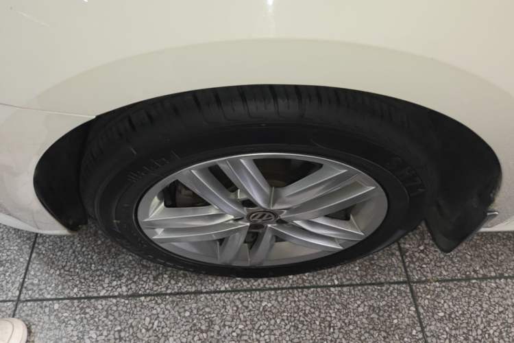 Used Volkswagen Gran Lavida 2017 230TSI DSG Comfort Edition Left Front Wheel Hub