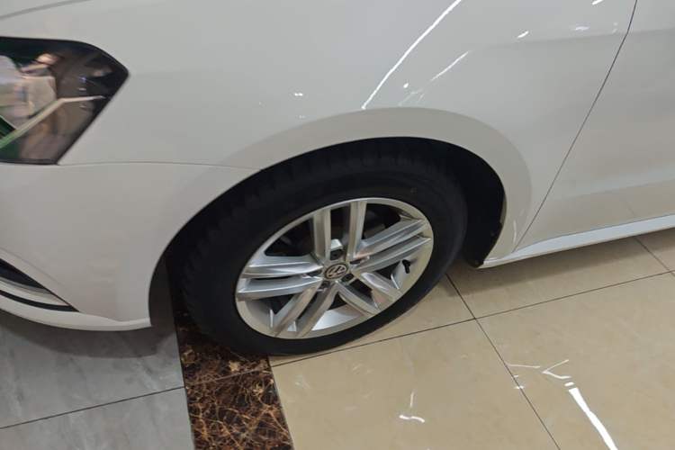 Used Volkswagen Gran Lavida 2017 180TSI DSG Comfort Edition Left Front Wheel Hub