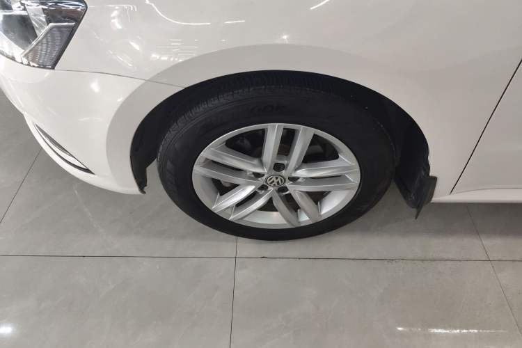 Used Volkswagen Gran Lavida 2017 180TSI DSG Comfort Edition Left Front Wheel Hub