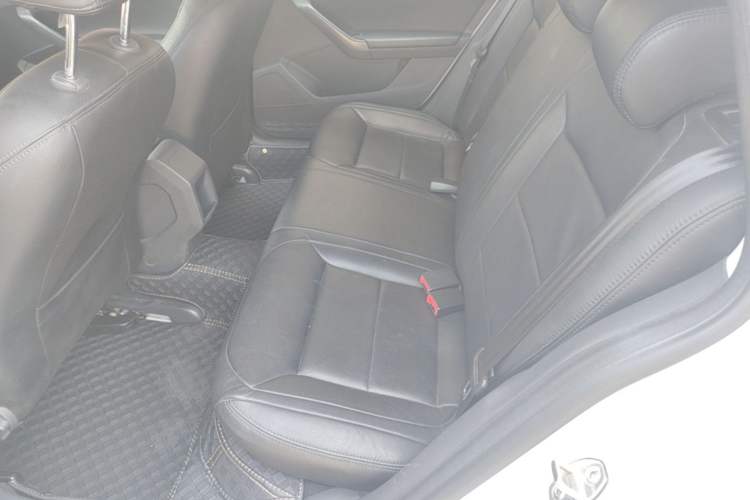 Used Volkswagen Gran Lavida 2017 1.6L Automatic Fashion Edition Left Rear Seat