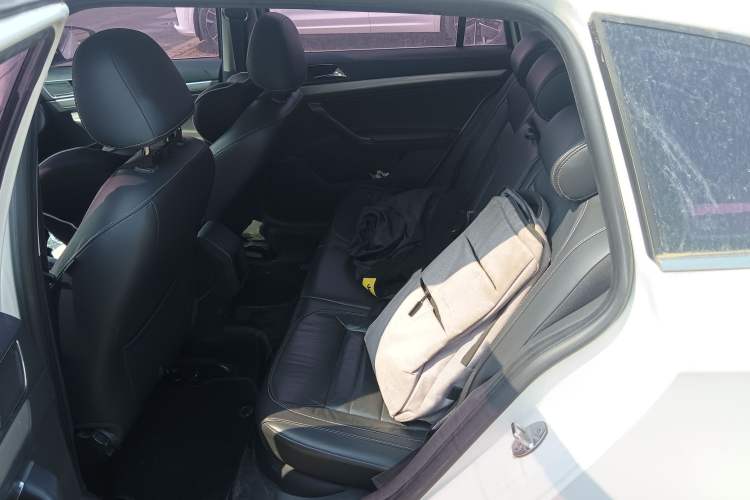 Used Volkswagen Gran Lavida 2017 180TSI DSG Comfort Edition Left Rear Seat