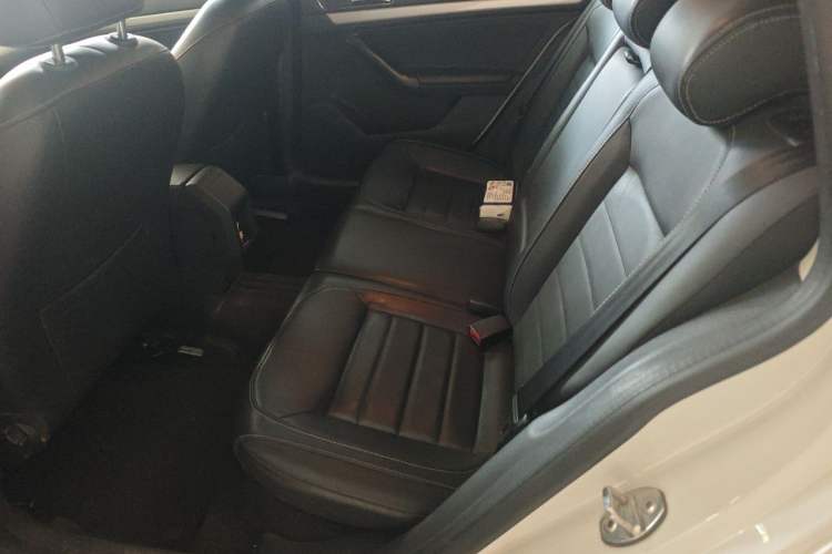 Used Volkswagen Gran Lavida 2017 1.6L Automatic Comfort Edition Left Rear Seat