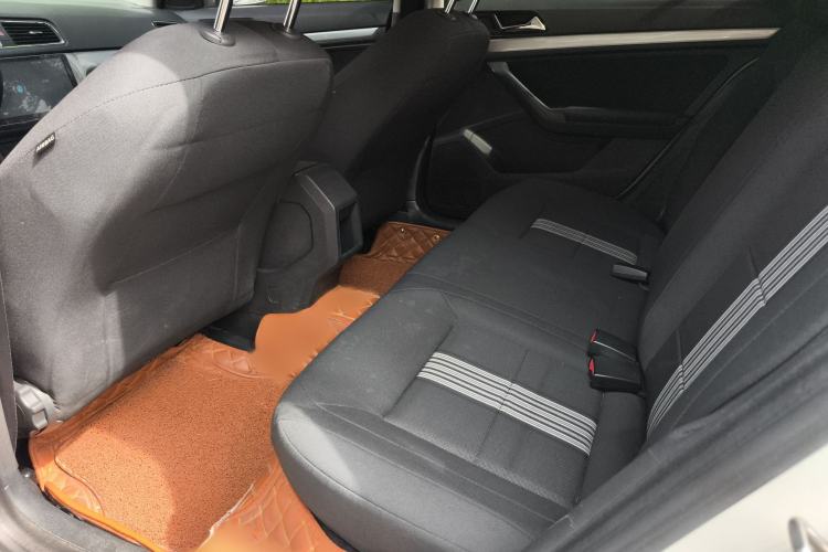 Used Volkswagen Gran Lavida 2017 1.6L Automatic Fashion Edition Left Rear Seat