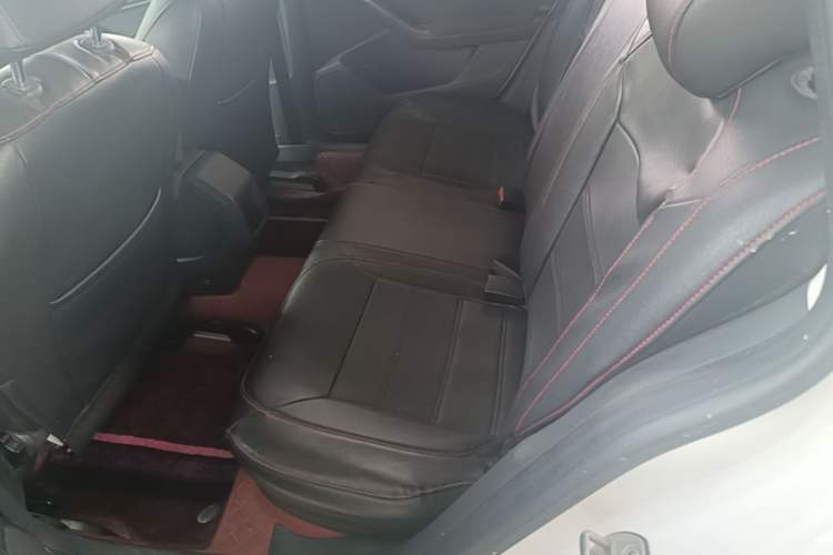 Used Volkswagen Gran Lavida 2017 1.6L Automatic Fashion Edition Left Rear Seat