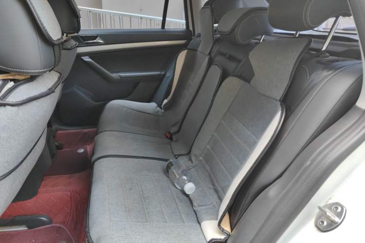 Used Volkswagen Gran Lavida 2017 1.6L Manual Comfort Edition Left Rear Seat