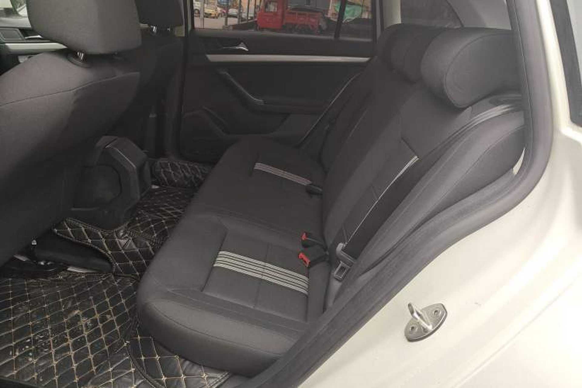Used Volkswagen Gran Lavida 2017 1.6L Automatic Fashion Edition Left Rear Seat