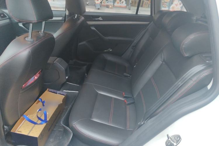 Used Volkswagen Gran Lavida 2017 1.6L Automatic Fashion Edition Left Rear Seat