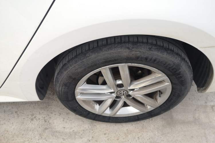Used Volkswagen Gran Lavida 2017 230TSI DSG Comfort Edition Left Rear Wheel Hub