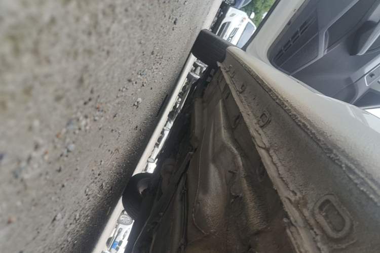 Used Volkswagen Gran Lavida 2017 180TSI DSG Comfort Edition Left Side Sill